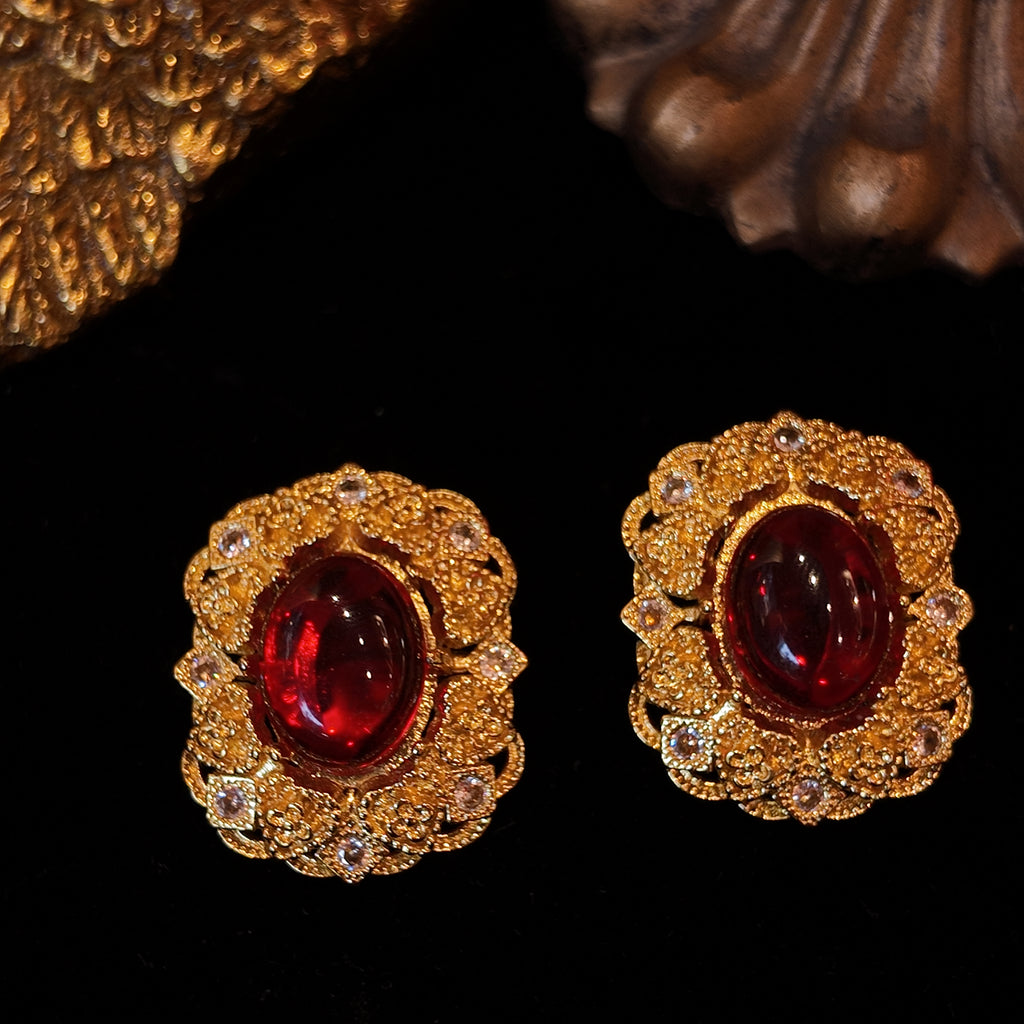 "Victoria Red Heart" Retro Glass Ear Clips | Flaming Ruby Gemstone Luster | Gold-Plated Heart-Shaped Zircon Cluster | Ear Piercing-Free Elegance Choice